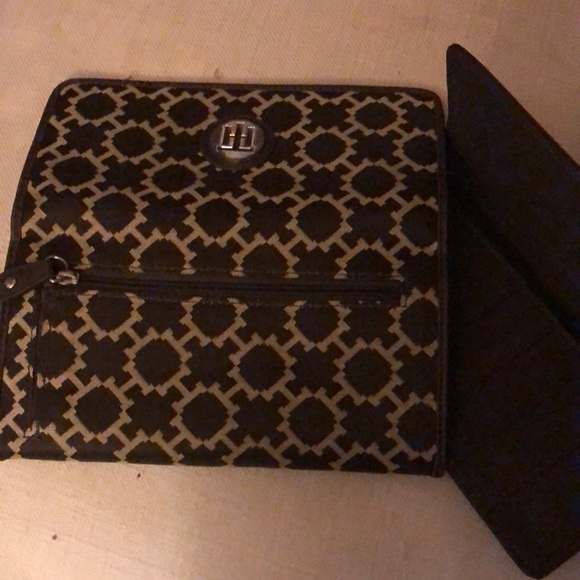 Tommy Hilfiger trifold wallet - Picture 4 of 5